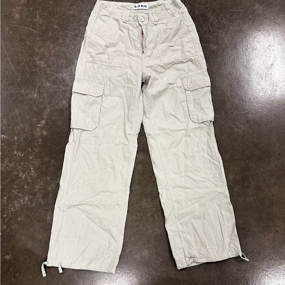 S.O.N.G. Utility woman’s cargo pants